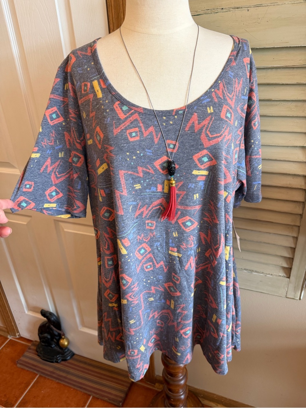 LuLaRoe Gray Tunic with Coral and Yellow Geo Print SUPER SOFT 💜